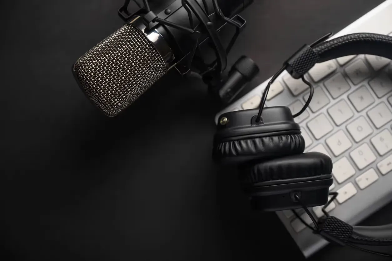headphones on keyboard