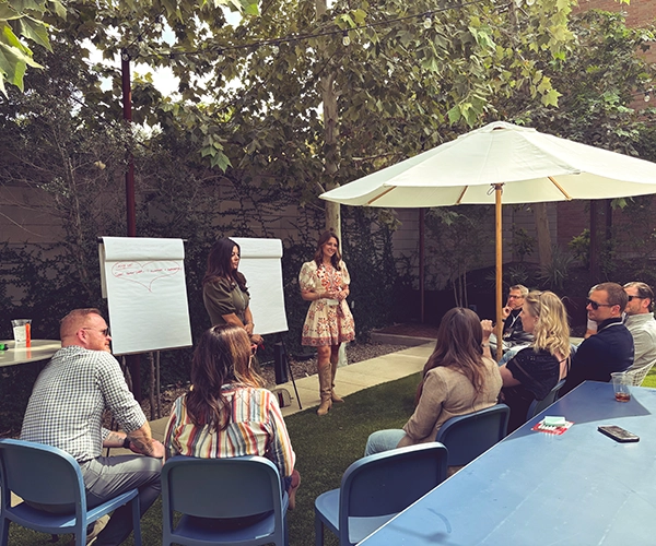 8am-Website-Careers-Cards-300x250-GroupMeetings@2x