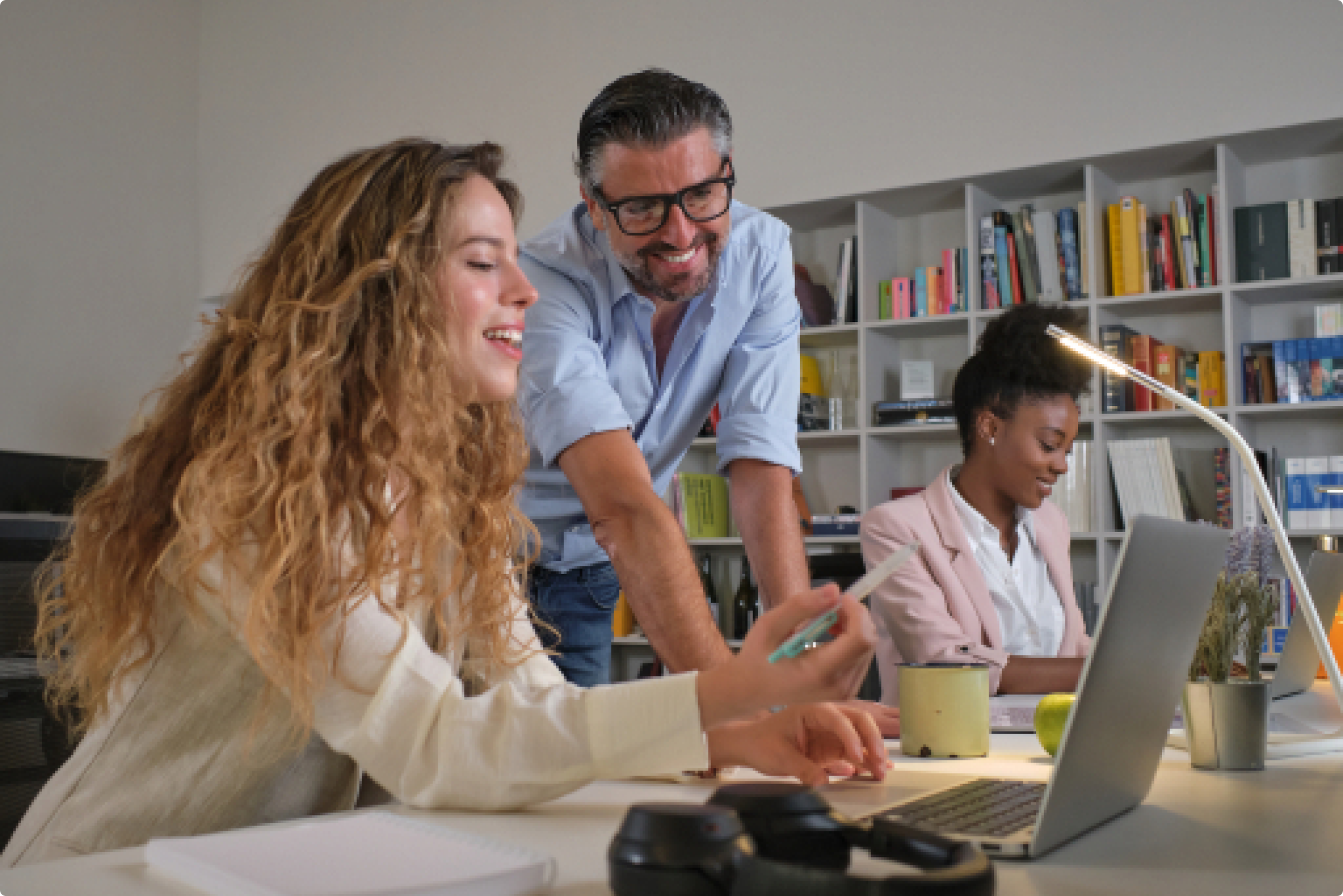 Colleagues discussing business