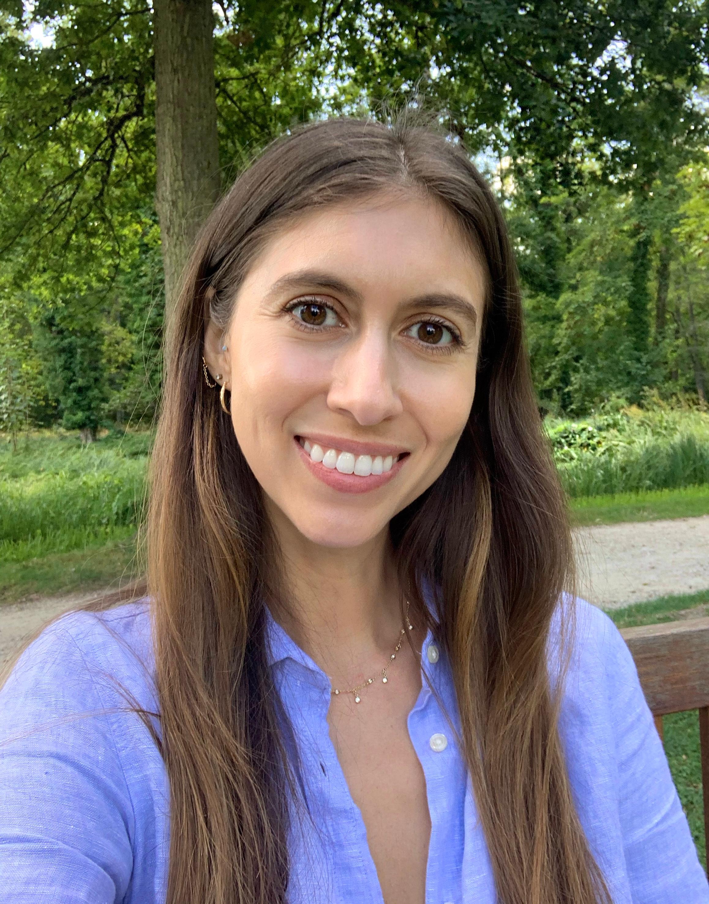 Gabriela Jhean Headshot