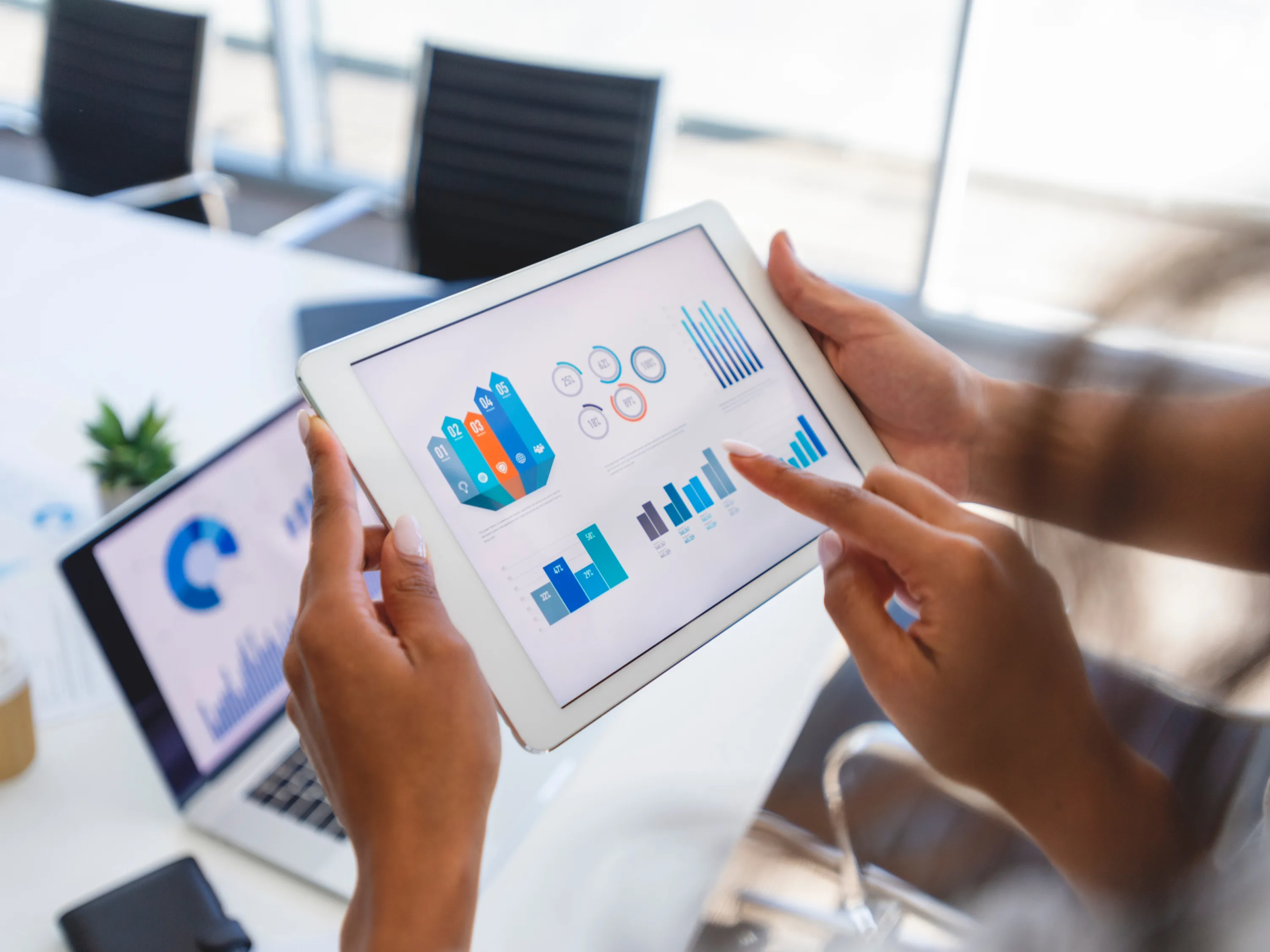 An accounting professional tracks their KPIs with their online dashboard