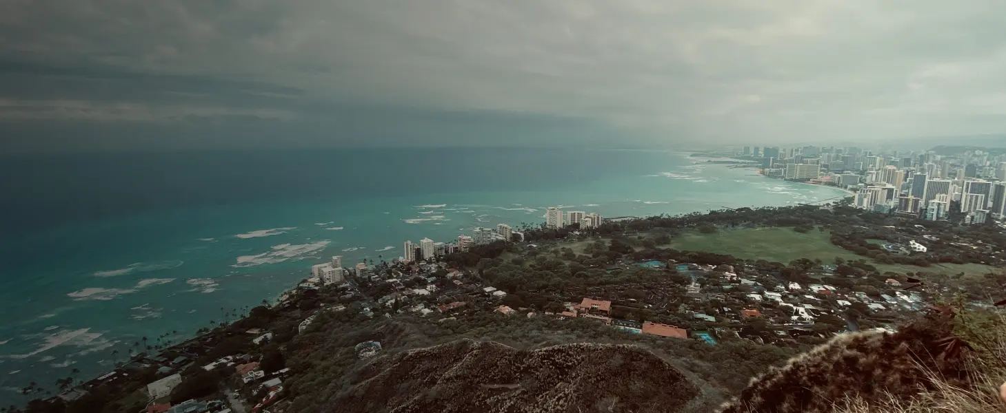 Ocean view of city in hawaii