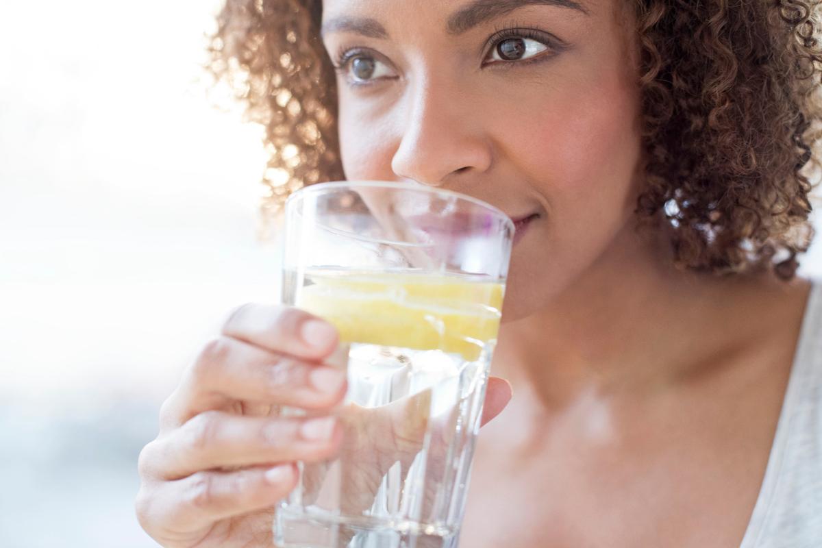 Drinking water with a squeeze of lemon not only keeps you hydrated, it helps prevent kidney stones.