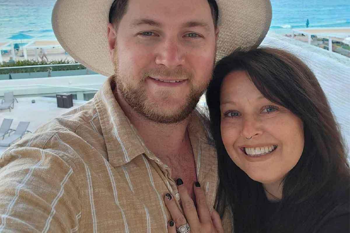 Stephanie and her husband love to travel. Traveling is one of the pros of peritoneal dialysis, as it's done while she sleeps.