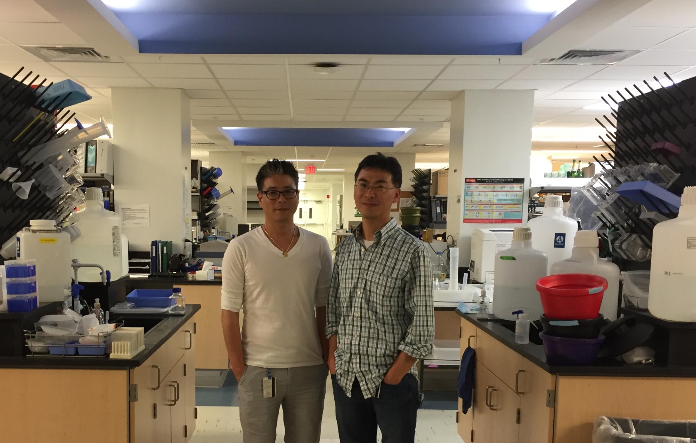 Researchers Dong-Wook Kim, PhD, (left) and Kwon Park, PhD, have found a weakness in small cell lung cancer.