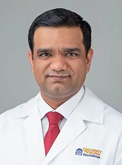 headshot of urologic surgeon Sumit Isharwal