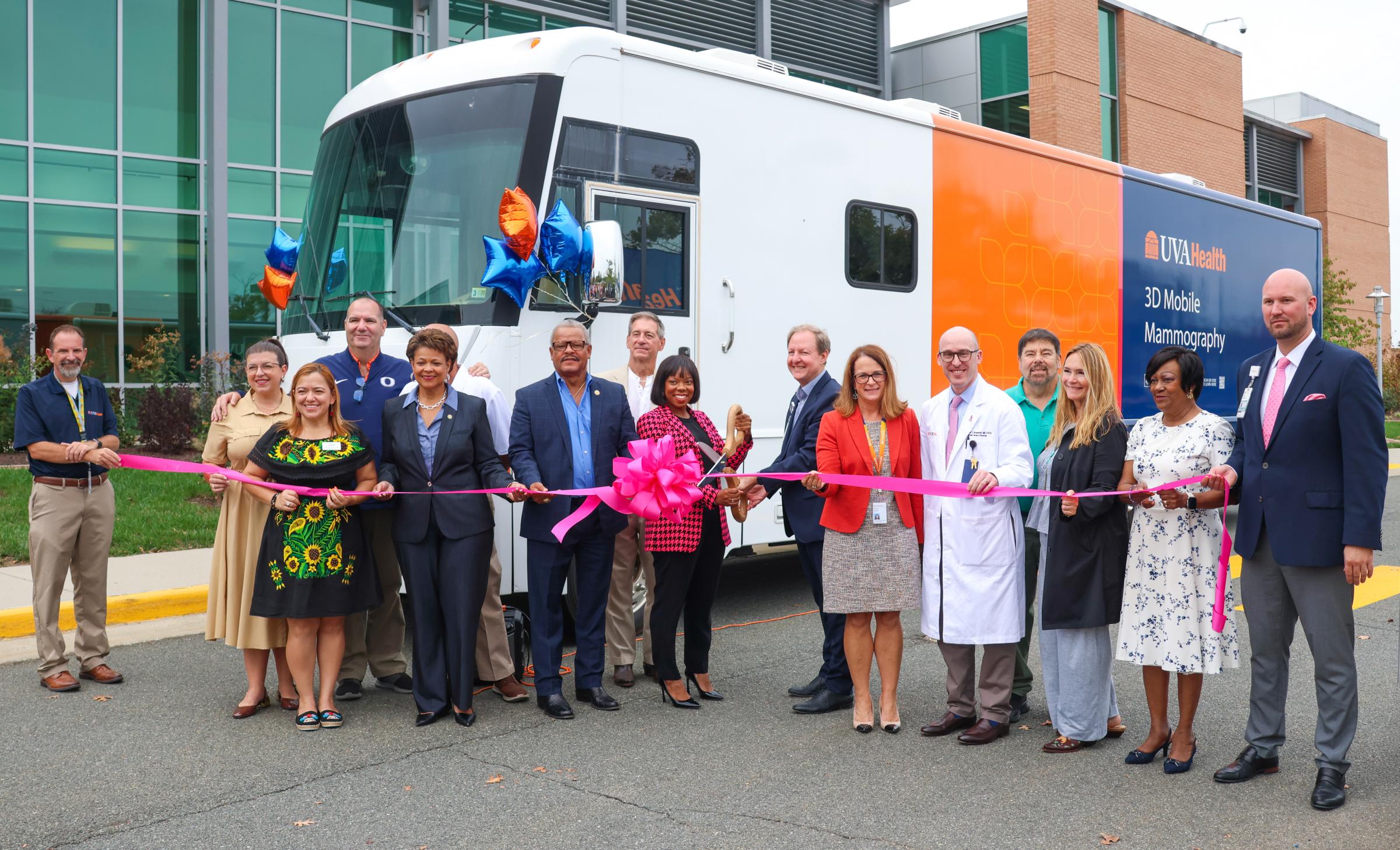 uva_3dMobileMammography_ribbonCutting-02